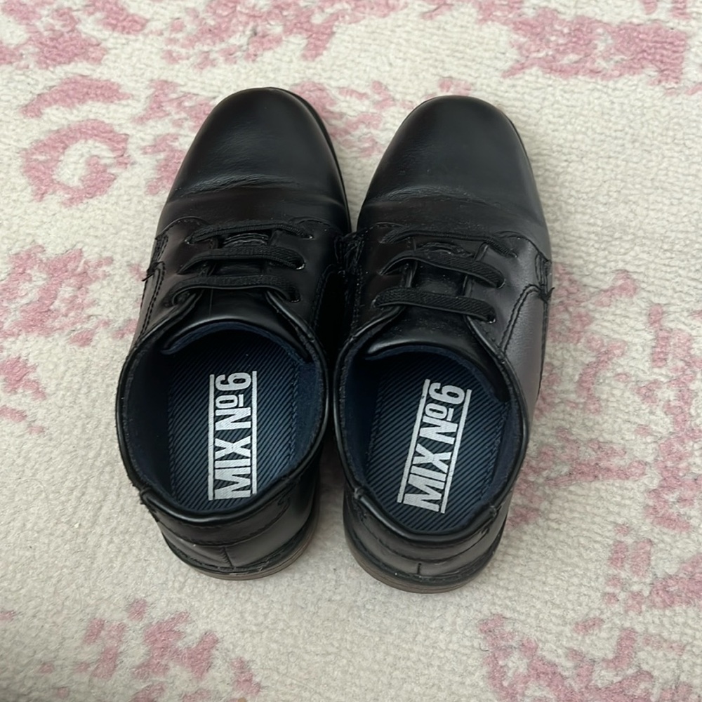 Black dress shoes